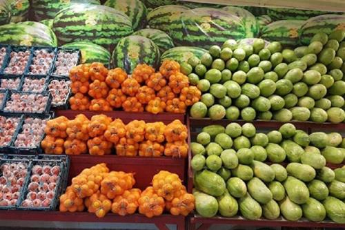 کاهش قیمت 18 قلم سبزی و صیفی در میادین میوه و تره بار