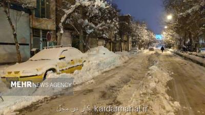 مردم اردبیل از تردد و پارک خودرو در راه برف روبی اجتناب کنند