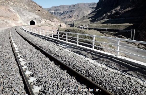 چرا ریل بازی را به جاده باخته است؟