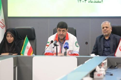داوطلبان هلال احمر به کمک سازمان انتقال خون می آیند