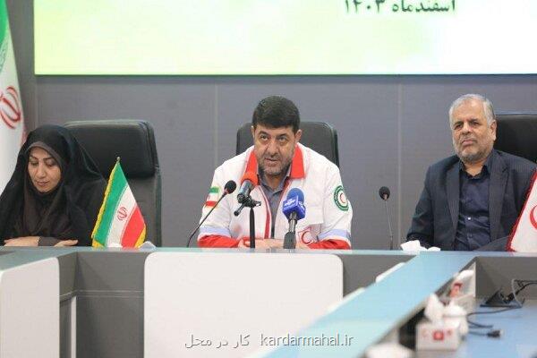 داوطلبان هلال احمر به کمک سازمان انتقال خون می آیند