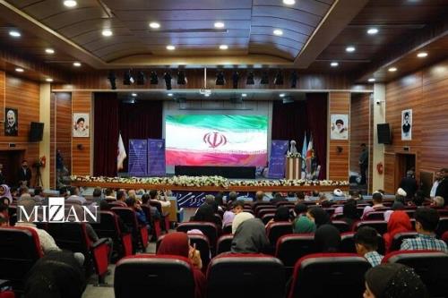 اهدای بسته های حمایتی به دانش آموزان برتر زیر پوشش کمیته امداد