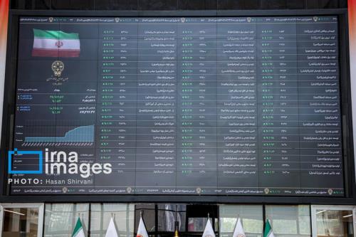 کاهش ارزش بورس تهران در نیمه اول امسال