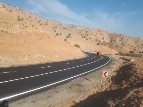راهداری با کمبود اعتبار روکش آسفالت جاده های کشور مواجه می باشد