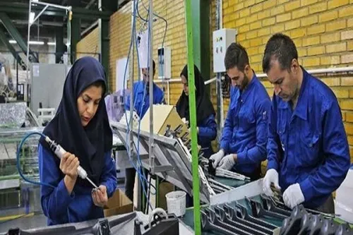 روایت کارگران شرکتی از تبعیض و بی ثباتی شغلی از مخابرات تا فرودگاه